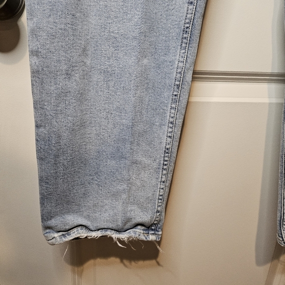 GAP Denim Light Wash Distressed Cotton Spandex Blue Jeans Size 20/35 Tall - Picture 5 of 10